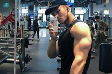 攀枝花肌肉男模(肌肉男模拟器)