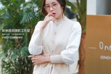 攀枝花兼职模特被摄影师亲(兼职模特被摄影师亲了)
