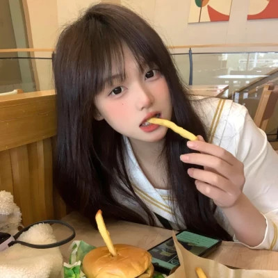 攀枝花伴游女生李欣怡的资料