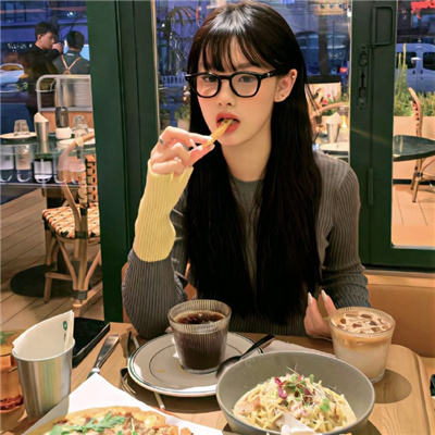 攀枝花伴游女生娄婷的资料