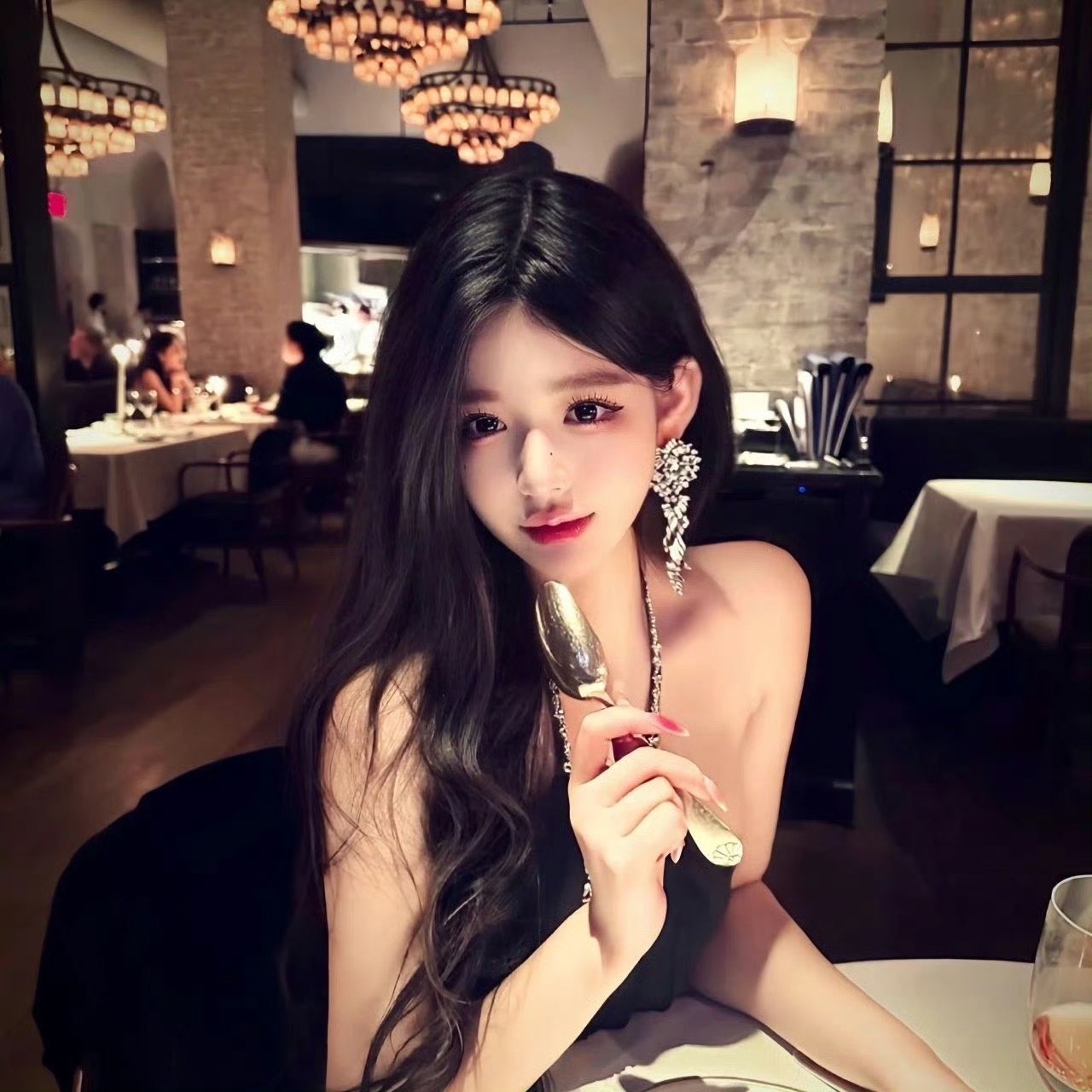 攀枝花伴游女生蓝盈盈的资料