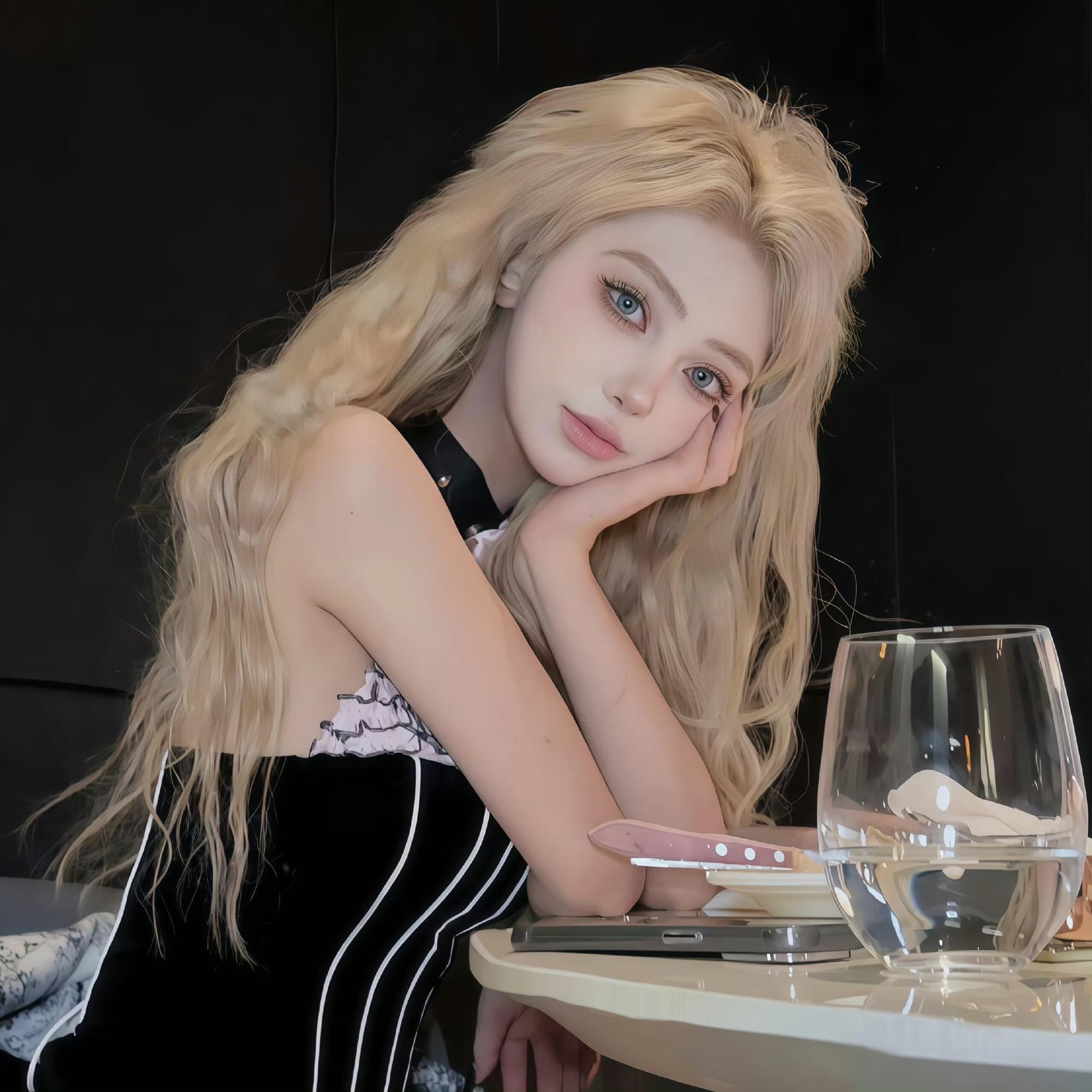 攀枝花伴游女生晨露的资料