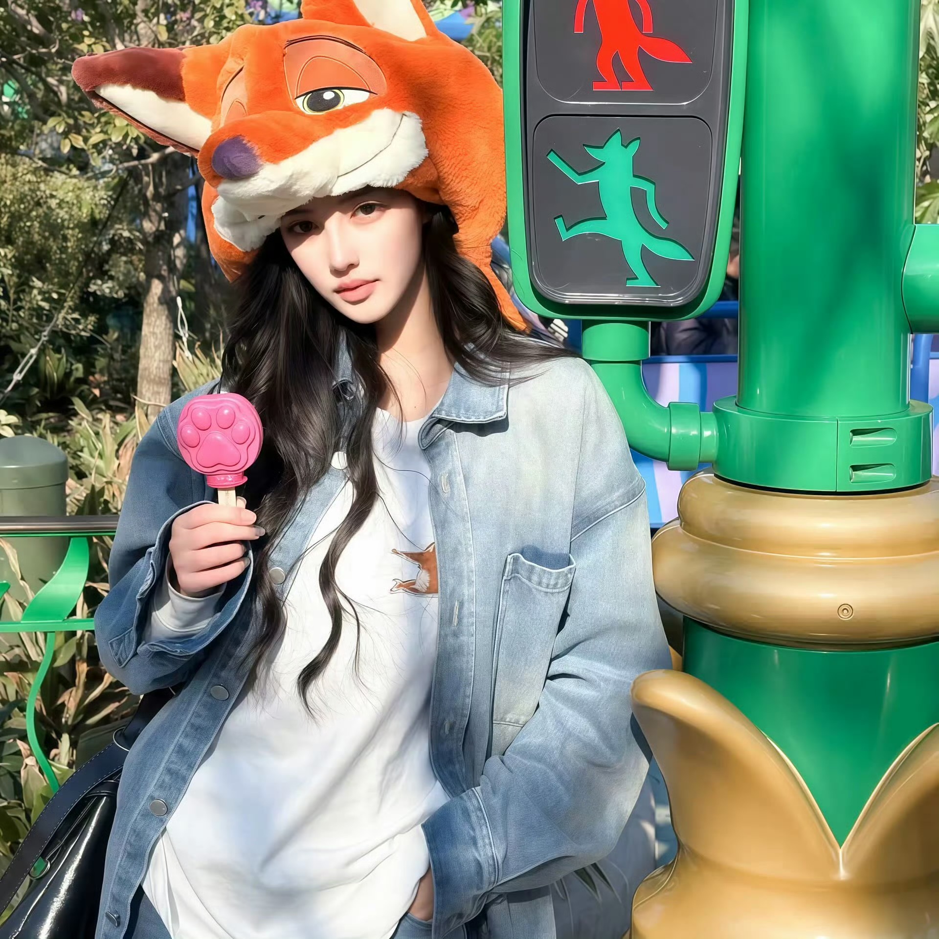 攀枝花伴游女生 | 屈芷烟的资料